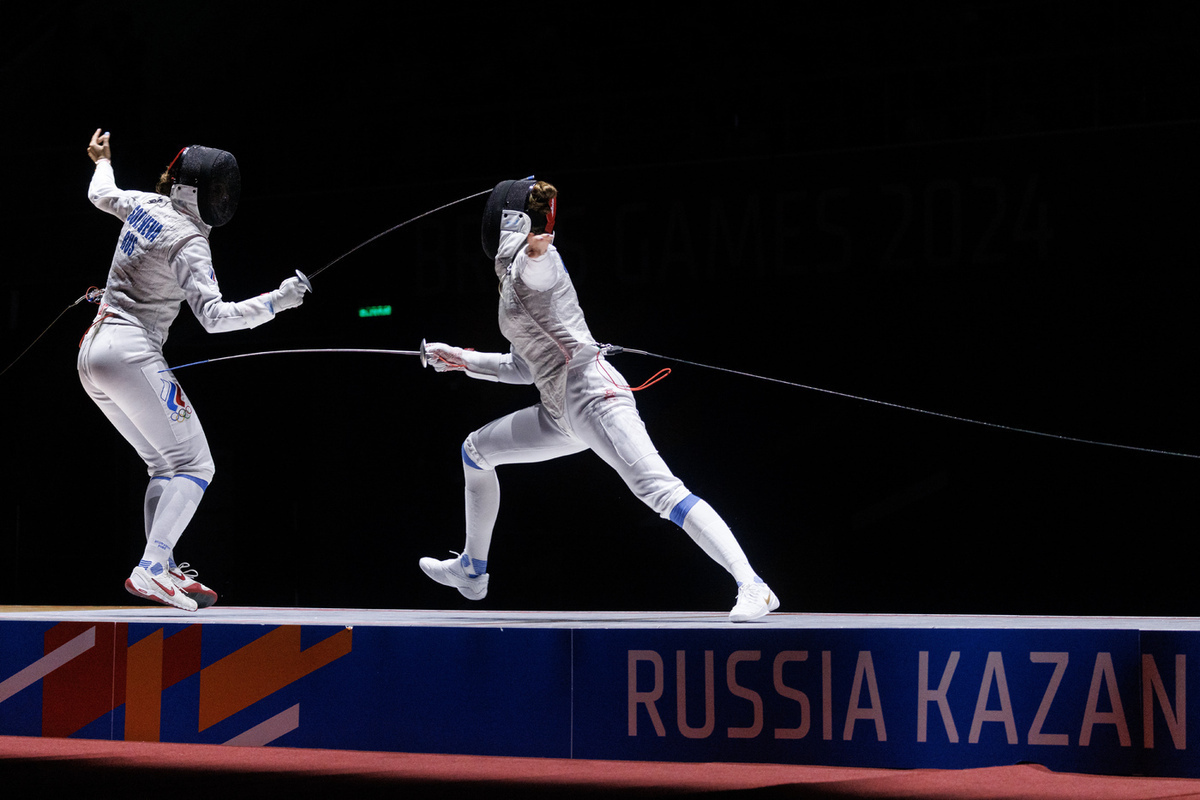 Российские саблистки проиграли Китаю в 1/8 финала командного турнира ЧМ-2025
