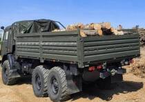 Из Самары в зону специальной военной операции направили две фуры с крупной партией пиломатериалов — почти 35 кубометров древесины