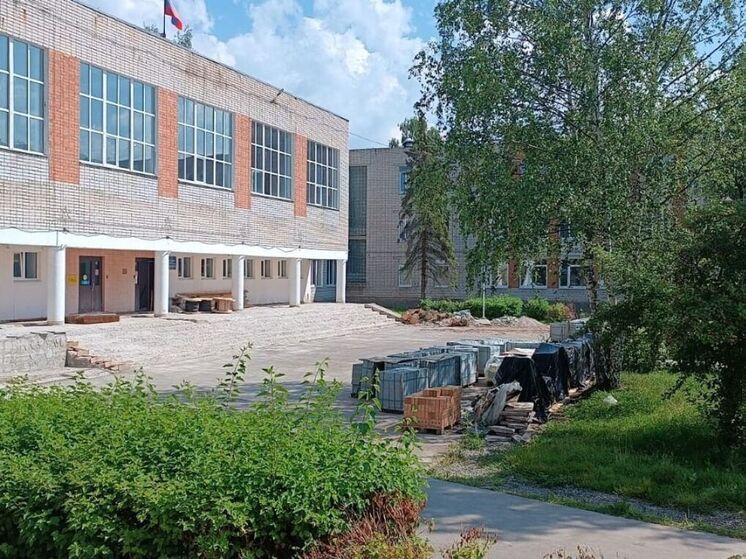 В рыбинской школе №17 ремонтные работы выполнены наполовину