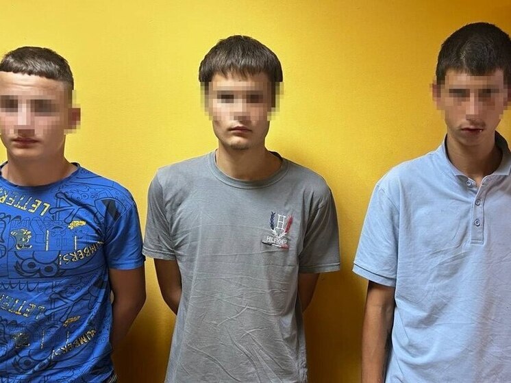 В Волгограде подростки избивали прохожих и поджигали им волосы