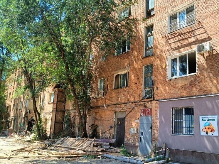 В Астрахани частично разрешили вход в разрушенный дом на улице Ляхова