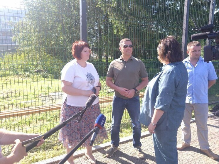 В Неелово завершается реализация первой очереди благоустройства деревенского сквера на улице Новой