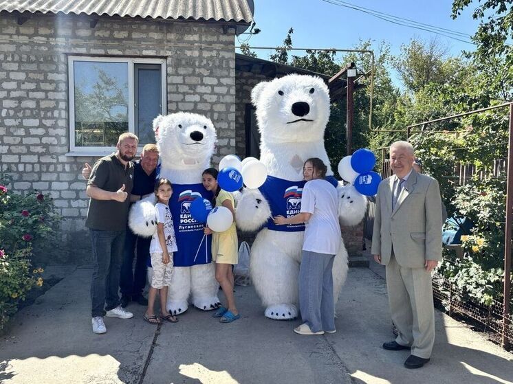 «Единая Россия» запустила акцию по подготовке детей к учебному году в ЛНР