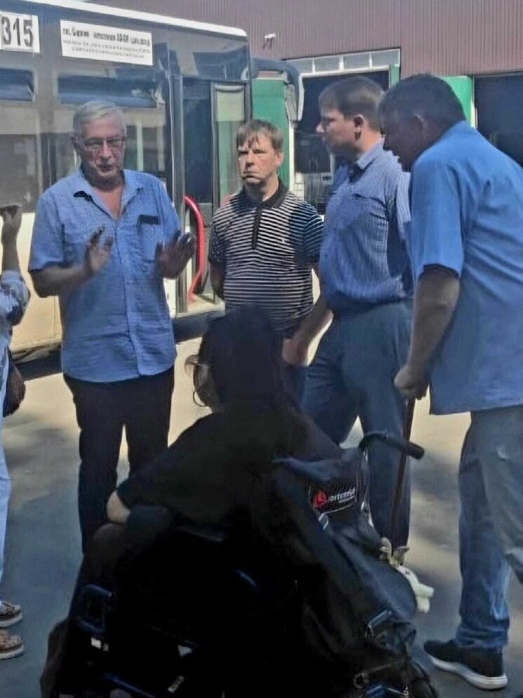 В Липецке проверили, как автобусы приспособлены для маломобильных пассажиров