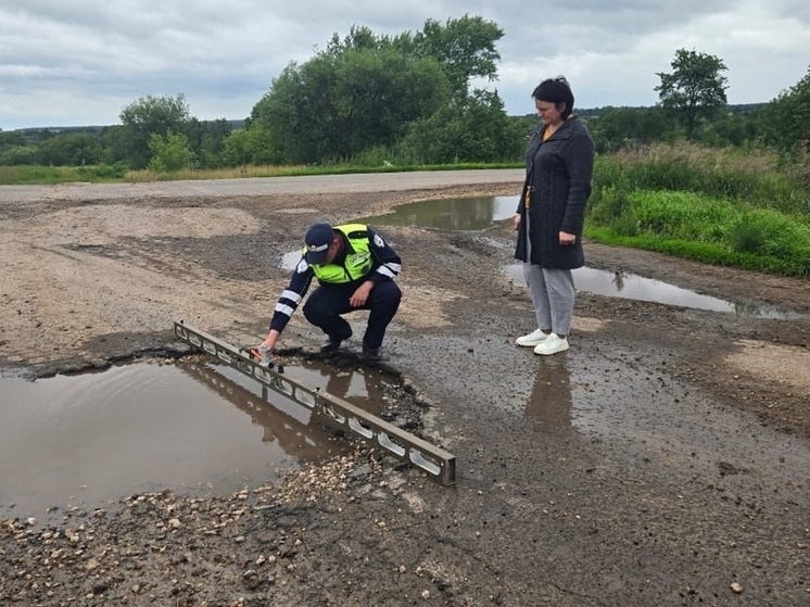 Маршруты школьных автобусов обследовали в Урицком районе Орловской области