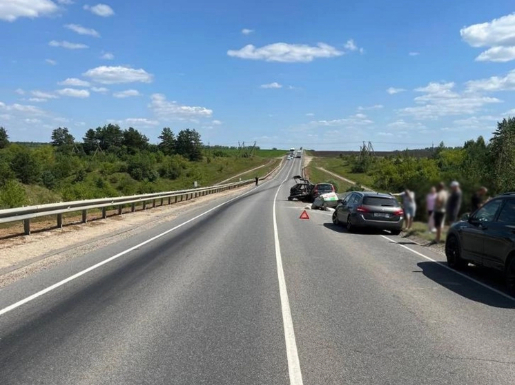 Пожилой водитель «ВАЗ» пострадал в ДТП на трассе «Орел-Тамбов»