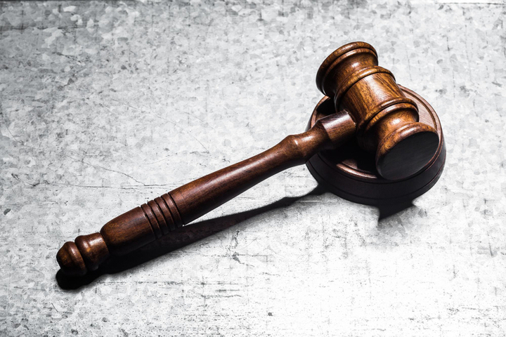 Суд в Дагестане взыскал 10 млн рублей с осужденного за мошенничество