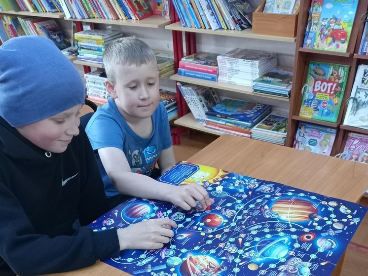 В Искателей прошёл день настольных игр «Игротека в библиотеке»