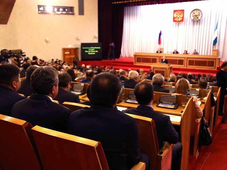 Спикер Госсобрания Башкирии Константин Толкачев объясняет, что в сегодняшних сложных геополитических условиях все фракции регионального парламента работают в одном направлении