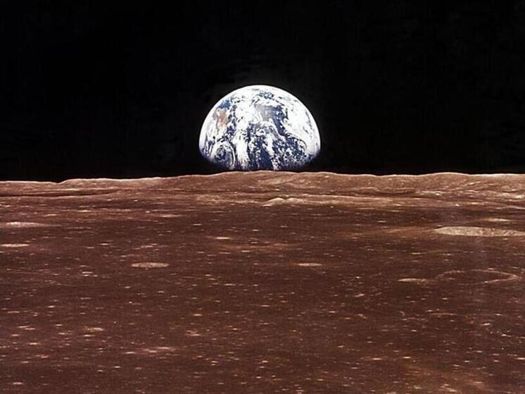 NASA planeja pousar astronautas na Lua durante a presidência de Trump
