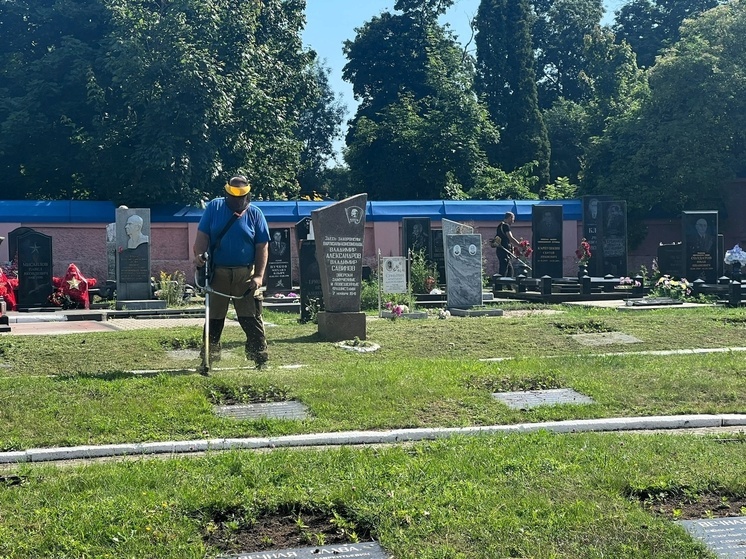 В Орле облагораживают воинские захоронения