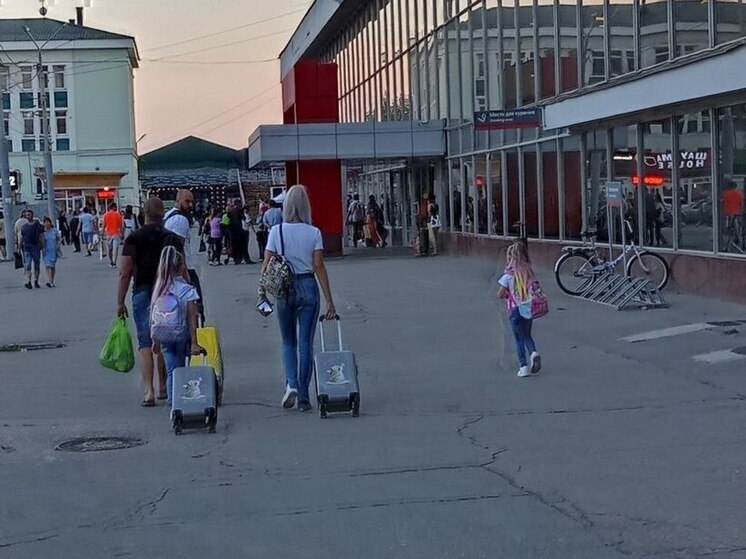 Два саратовских поезда задерживаются из-за атаки БПЛА в Волгоградской области