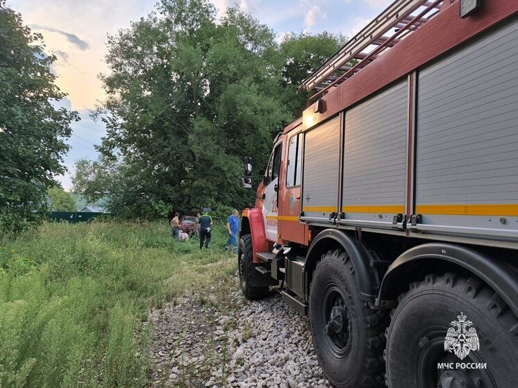 В Туле пожарные ликвидировали возгорание двух жилых домов на улице Пробной