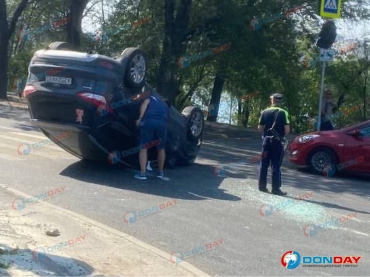 В Ростове на Борко произошло ДТП с перевертышем