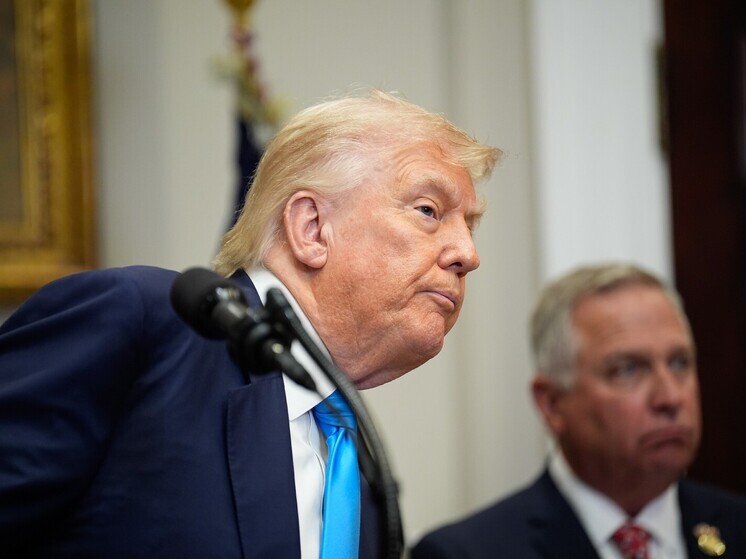 Independent: супруга и телевидение повлияли на изменение позиции Трампа по России