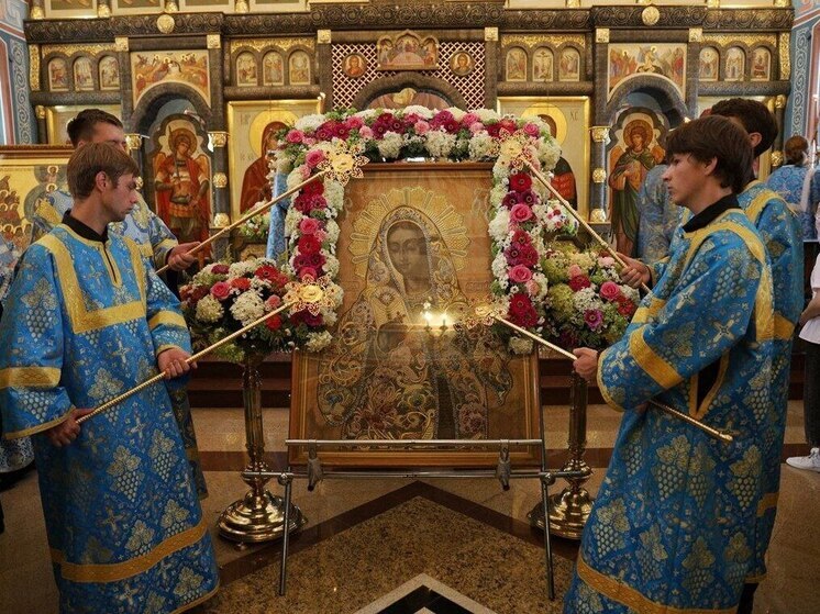 Губернатор поздравил земляков с праздником калужской иконы Божией Матери