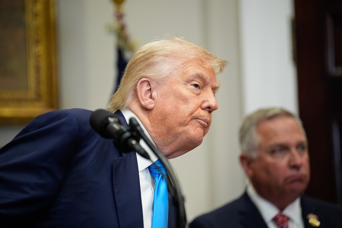 Independent: супруга и телевидение повлияли на изменение позиции Трампа по России