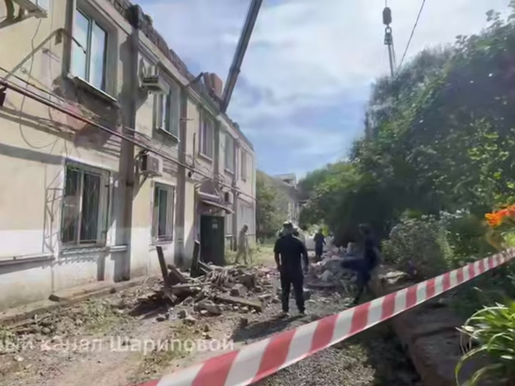 В Находке рухнул потолок в квартире с подростком: жильцы винят подрядчиков капремонта