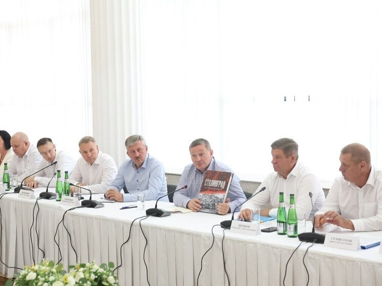 Андрей Бочаров потребовал неукоснительного выполнения решений оперштаба