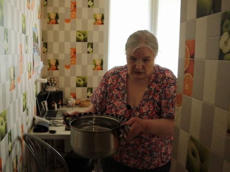 Кировчане остались без горячей воды на 1,5 месяца из-за «ничейной» трубы