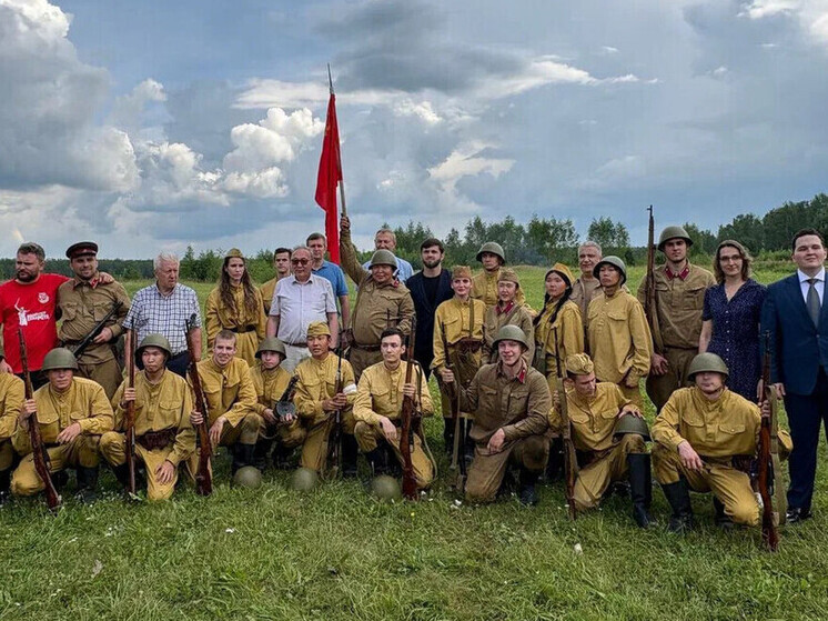 Молодежь ДНР и Дальнего Востока объединилась на патриотической акции