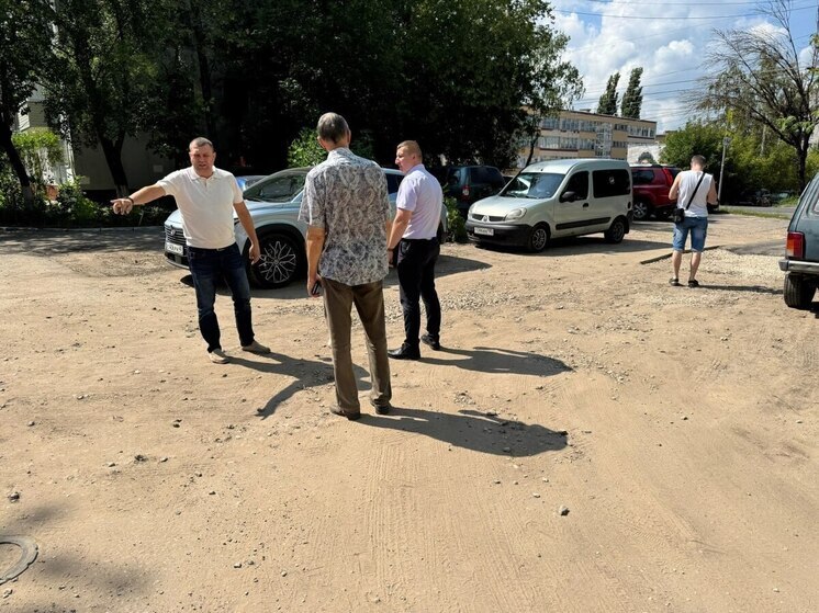Калужские дворы ждут новые покрытия, трубы и порядок