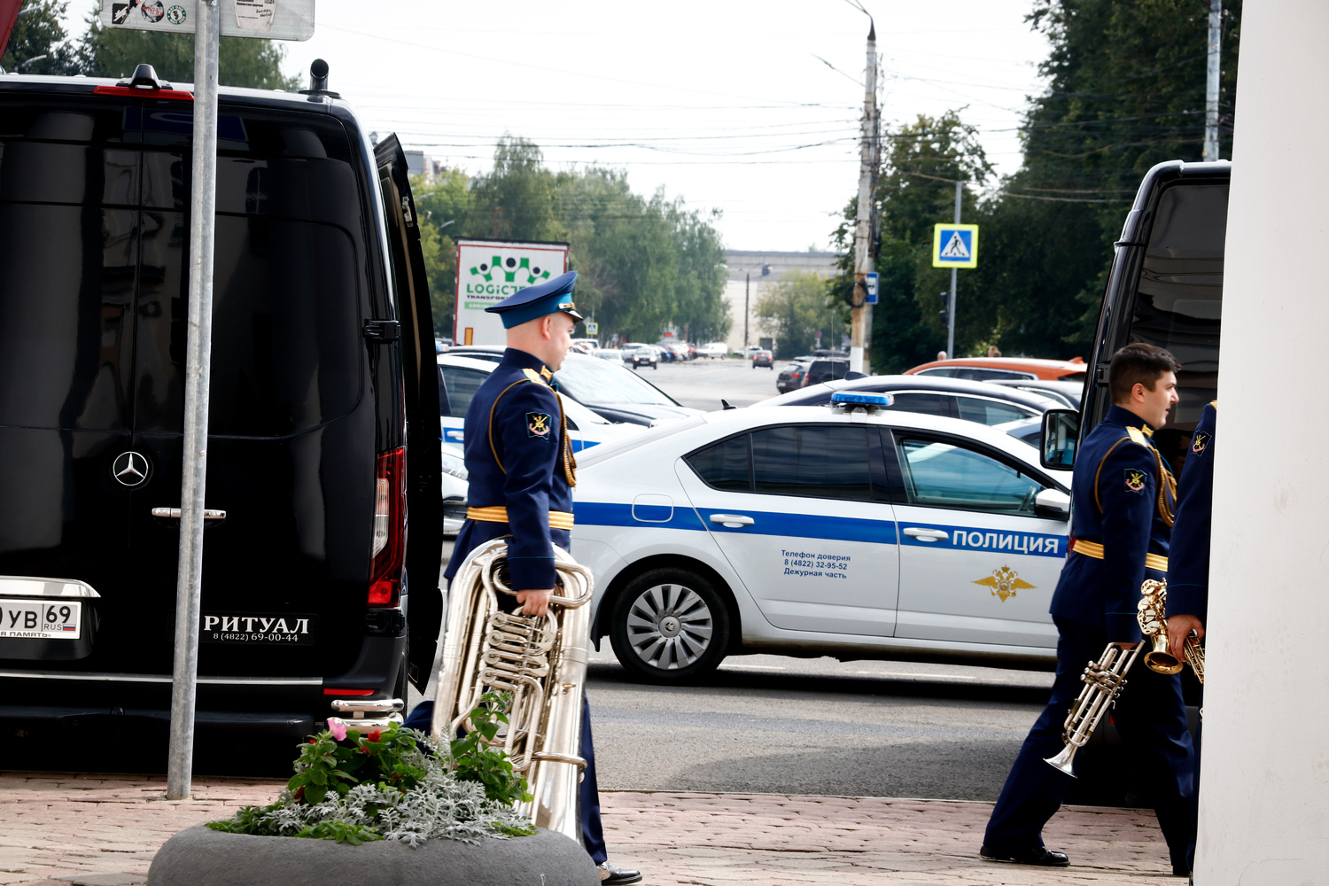 Прощание с ветераном Спартаком Сычевым, который оставил подпись на Рейхстаге: фоторепортаж