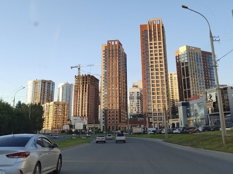Град с кулак и жара до +40: Новосибирцев предупредили об аномалиях температуры в августе 2025