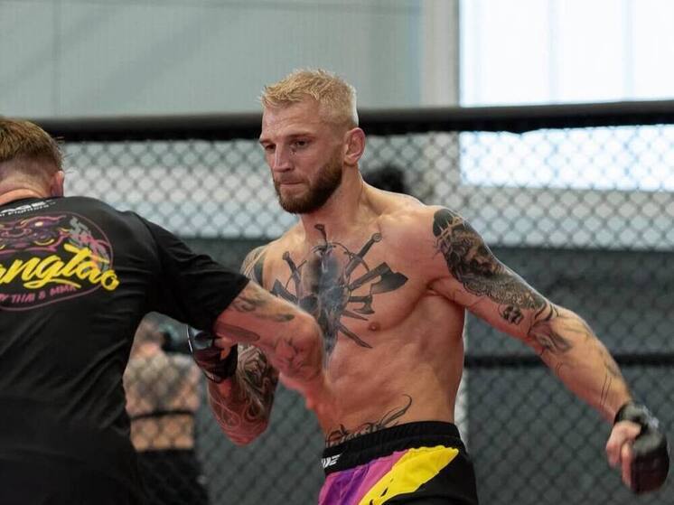 Илия Топурия стал новым чемпионом легкого дивизиона UFC.