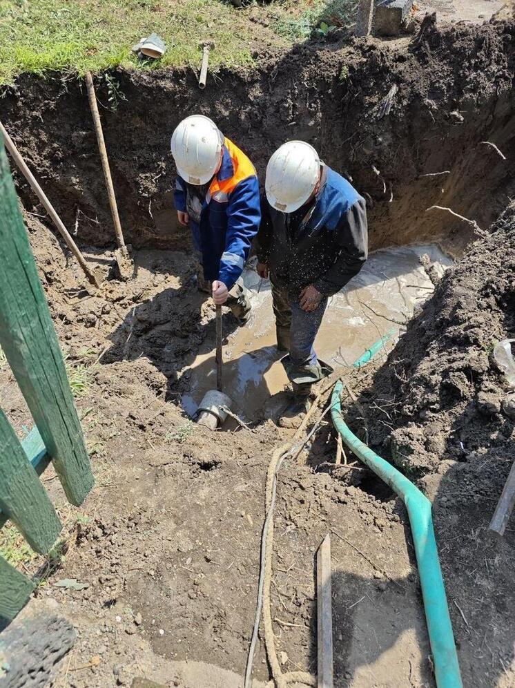 В посёлке Маркеев рязанцы устранили прорыв на водопроводе