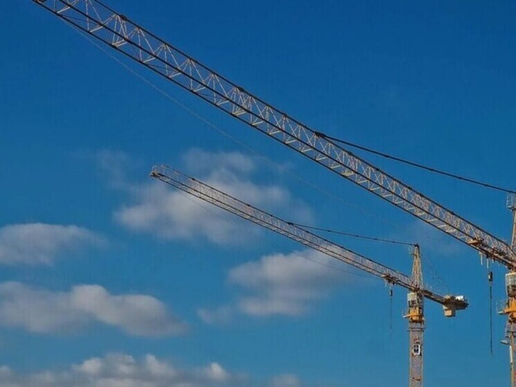 Ирек Файзуллин призывает усилить темпы строительства в новых регионах