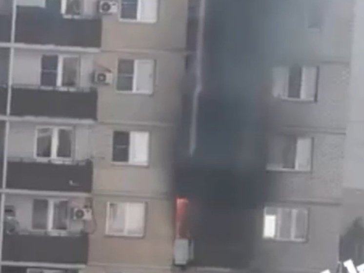 В Ростове на Суворовском произошел пожар в многоэтажке