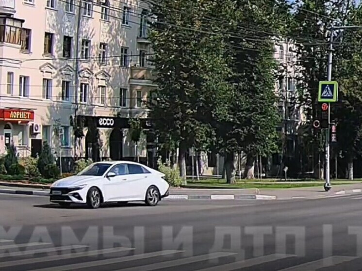 Это становится модным: как в Туле водители "обманывают светофор"