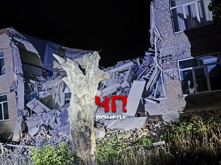 В Макеевке обрушился актовый зал школы