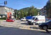 31 июля в Горно-Алтайске произошло ДТП с участием кареты скорой помощи. 