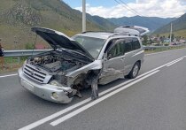 Днем 31 июля в Онгудайском районе произошло массовое ДТП. Как сообщили в МВД Республики Алтай, в селе Хабаровка столкнулись три автомобиля. 