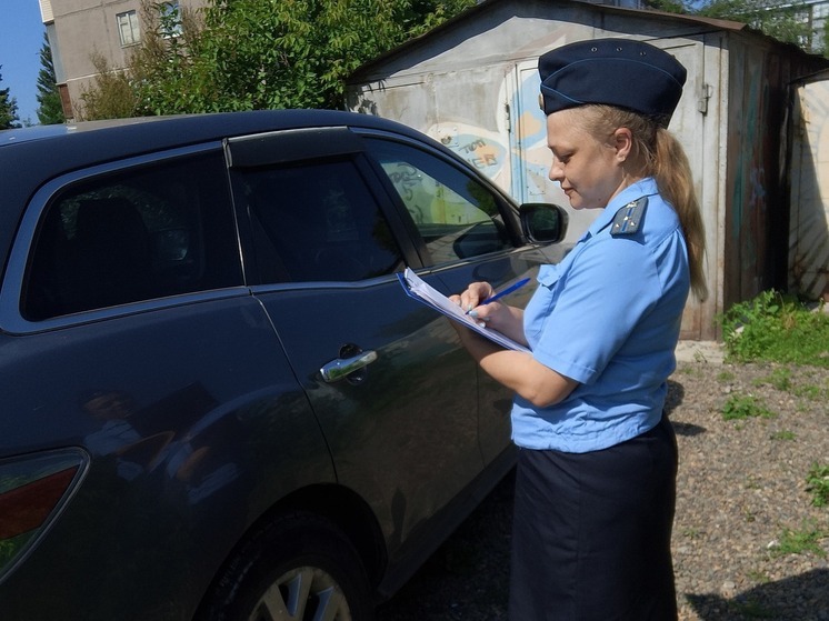 Жительница Барнаула выплатила пострадавшей в ДТП почти 300 тысяч рублей после ареста машины