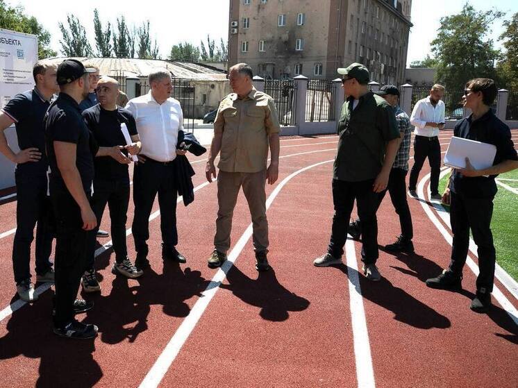 Хуснуллин посетил стадион «Портовик» в Мариуполе
