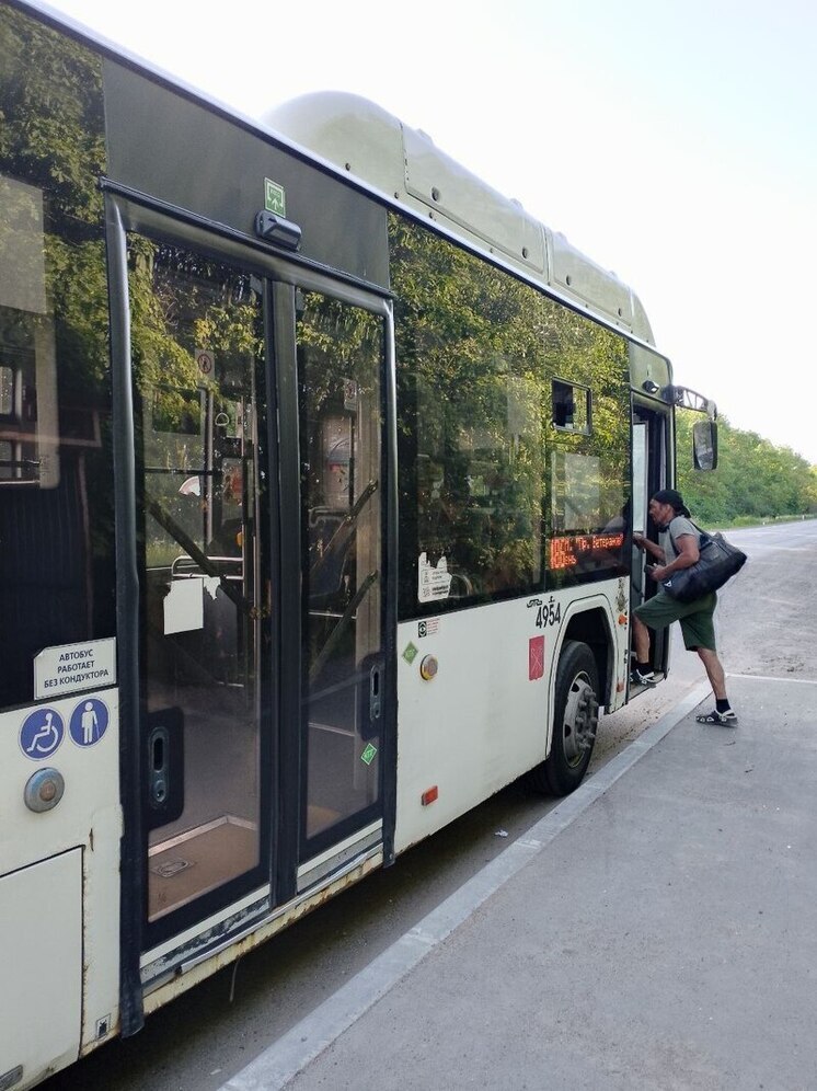 В Ломоносовском районе к новой поликлинике в Новоселье запустили два автобуса