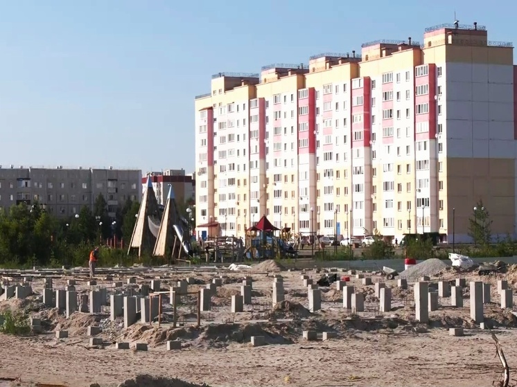 В Лянторе строительство нового спорткомплекса идет с опережением графика