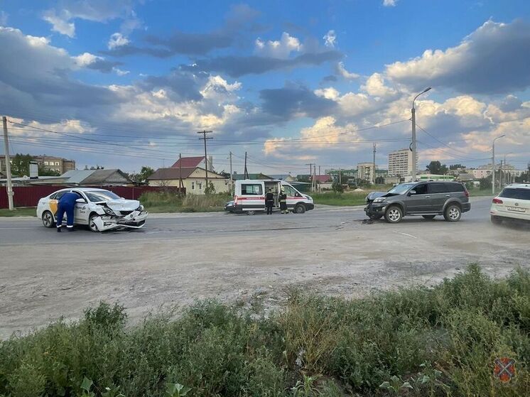 В Волгограде водитель без прав с признаками опьянения врезался в иномарку