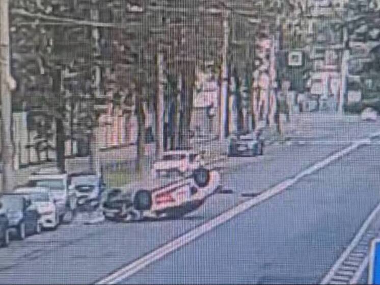 Петербуржец сбил пешехода и врезался в две машины на Петровском проспекте