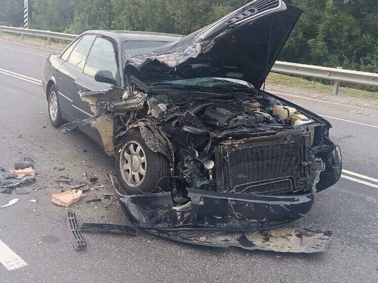 В Брянской области в ДТП иномарка столкнулась с автобусом