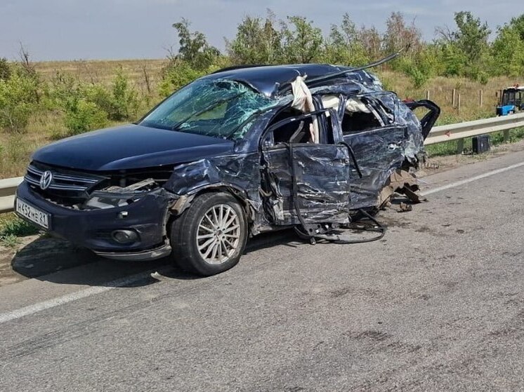 В ДТП с фурой на трассе Саратов – Волгоград погиб водитель и пострадал ребенок