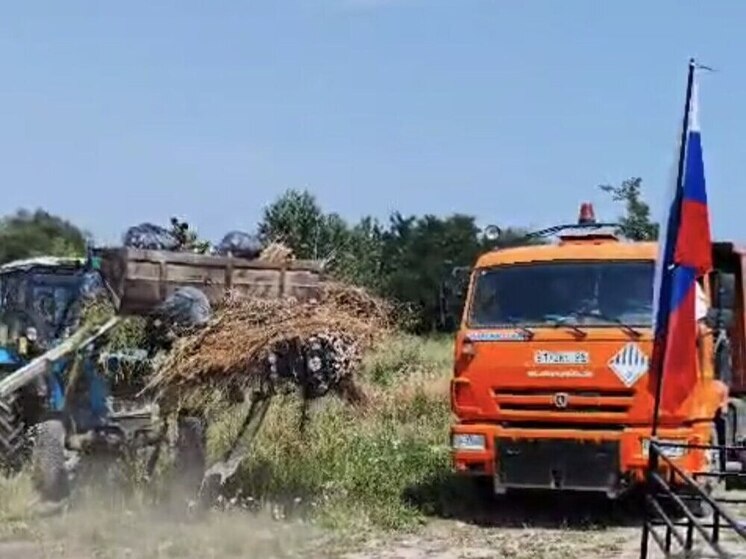 Коммунальщики Ессентуков приводят в порядок городские кладбища