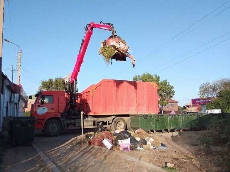 За июль коммунальщики зачистили 580 стихийных свалок в Астрахани