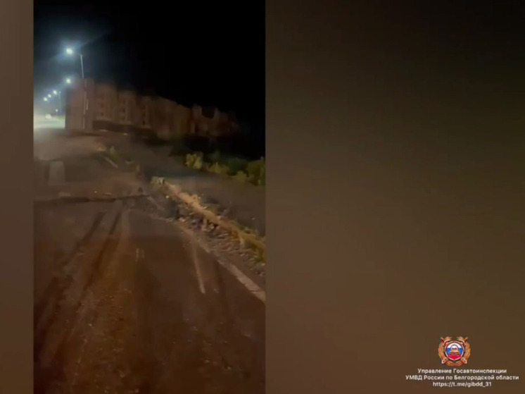 В Старооскольском округе опрокинулся грузовик: пострадал молодой водитель