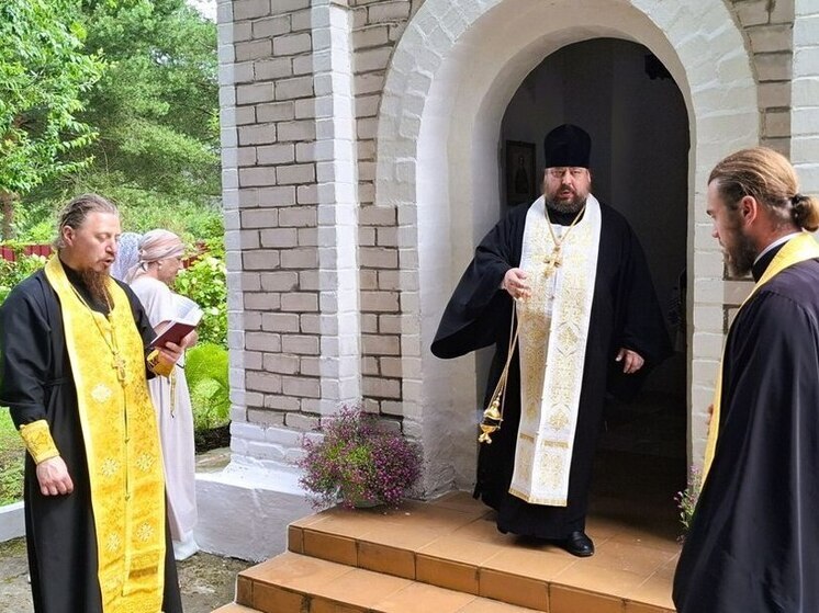 Праздничный молебен состоялся в псковском поселке