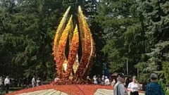 В Омске открылась "Флора-2025": центральной композицией стал шестиметровый "Вечный огонь"
