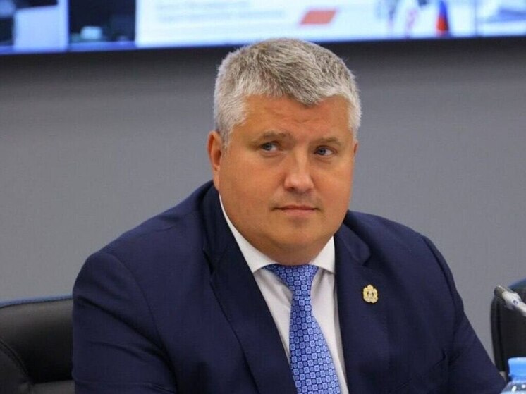 Временно исполняющий обязанности губернатора Новгородской области Александр Дронов поручил сделать ремонт в доме ветеранов в Белебёлке до конца года. Об этом сообщили в пресс-службе правительства Новгородской области.